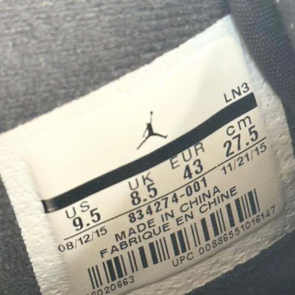 AUTHENTIC Jordan 2 Retro Alternate 87 size 9.5 834274-001 2016 PRE-OWNED - Picture 8 of 8